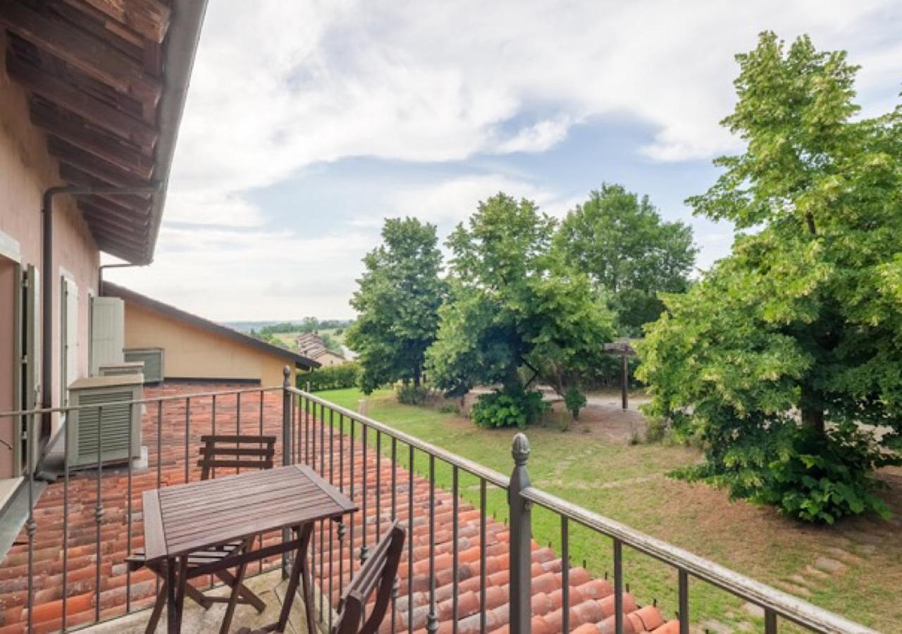Charming Loft Golf Club Barolo Leilighet Novello Eksteriør bilde